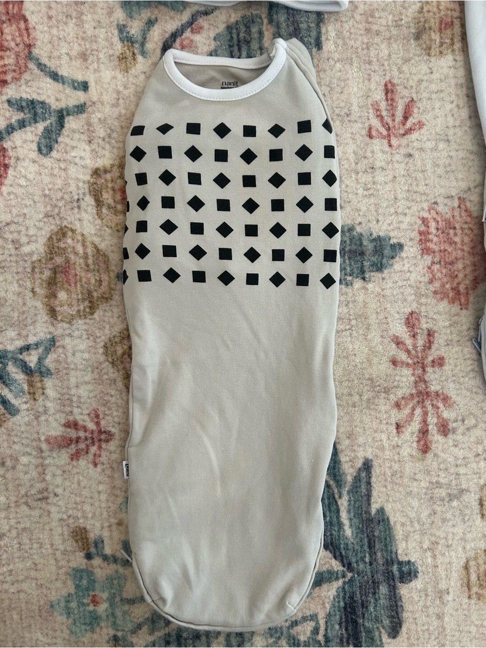 Bundle of 8 Nanit Swaddles, Onesie and Breathing Band